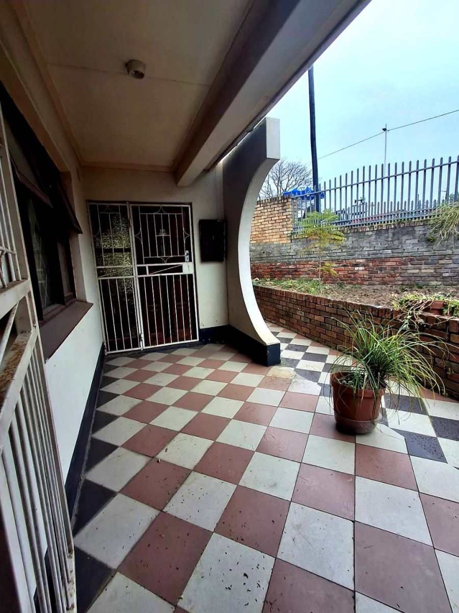 5 Bedroom Property for Sale in Mdantsane Eastern Cape
